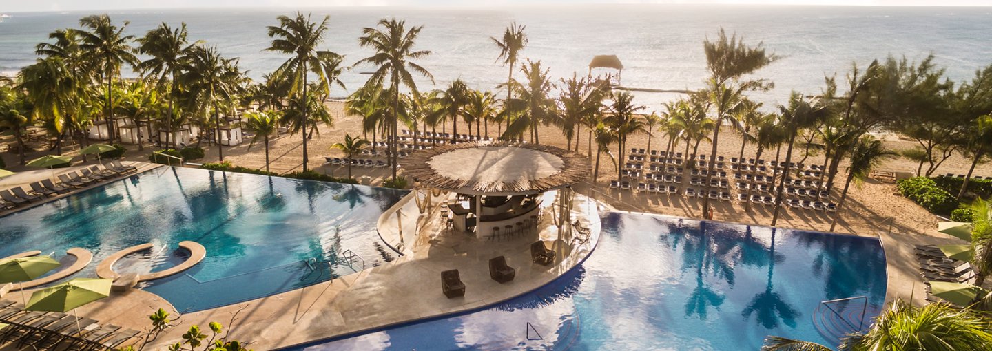 The Fives Infinity pool1